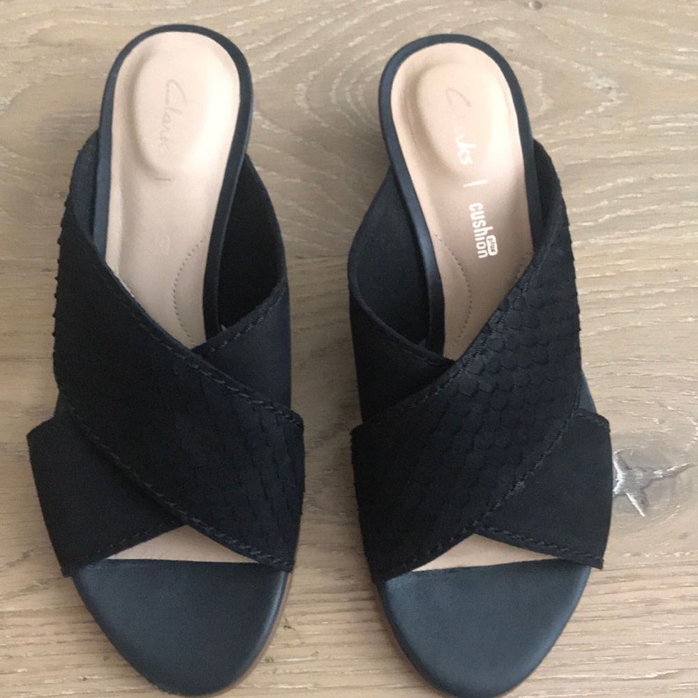 Clarks Size 6.5 - Picture 2 of 6